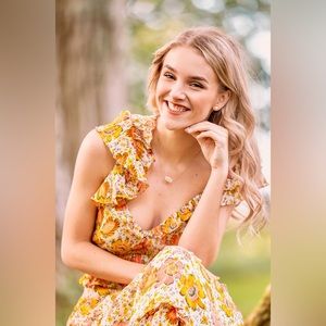 Meet your Posher, Larissa